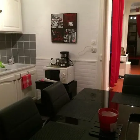 Dans Centre Guest house *